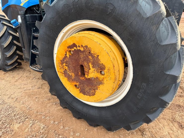 2016-new-holland-ts6.110-image-39