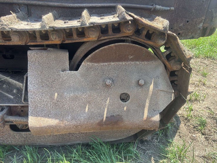 caterpillar-twenty-crawler-image-71