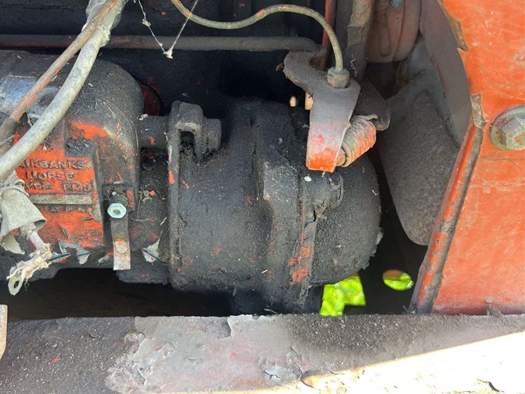 allis-chalmers-with-sickle-mower-image-22