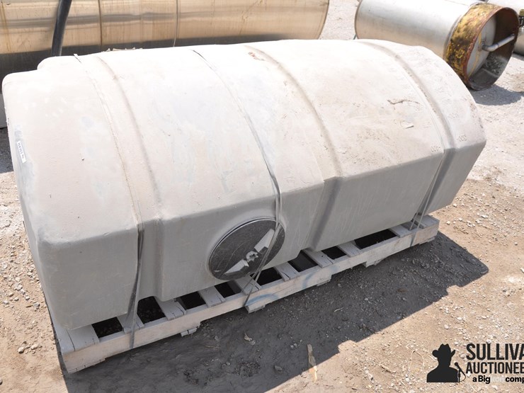 400-gal-hagie-poly-tank-image-1