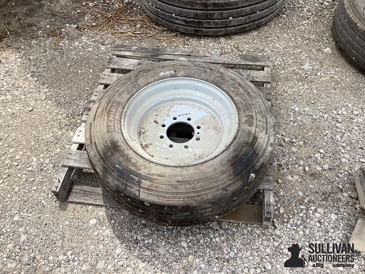 215/75r17.5-tire-&-rim-image-1