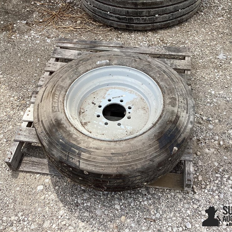 215/75R17.5 Tire & Rim