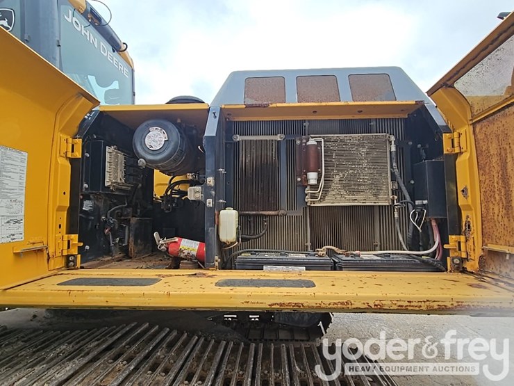 2011-deere-250g-lc-image-54