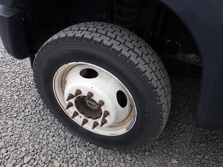 2013-ford-f550-image-31