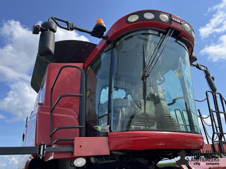 2010-case-ih-8120-image-15