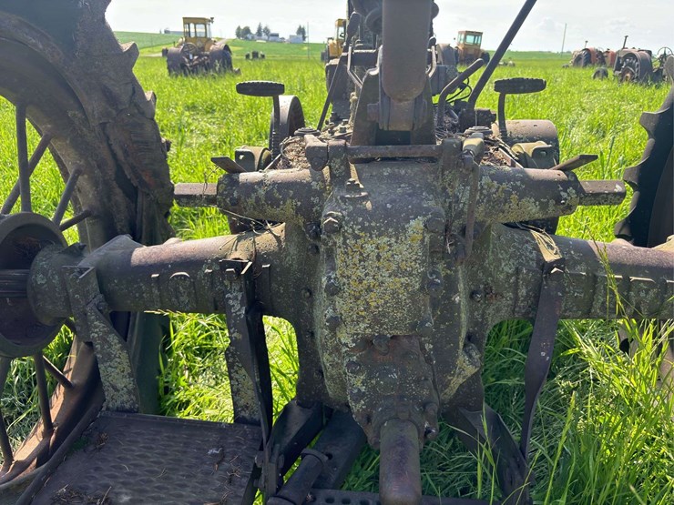john-deere-model-b-image-36