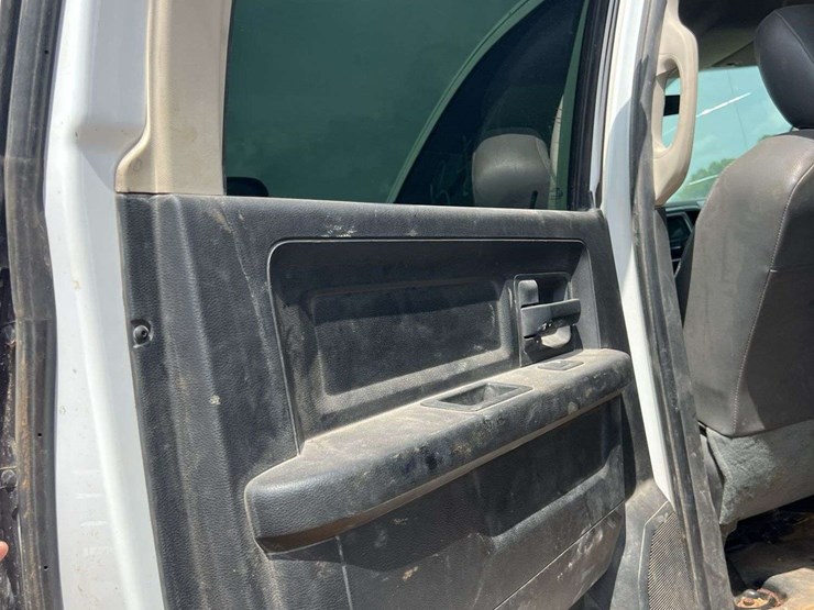2018-dodge-ram-4500-image-28