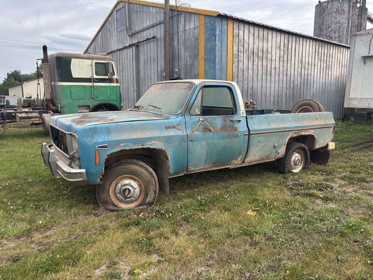 chevrolet-scottsdale-3/4-ton-4wd-image-1
