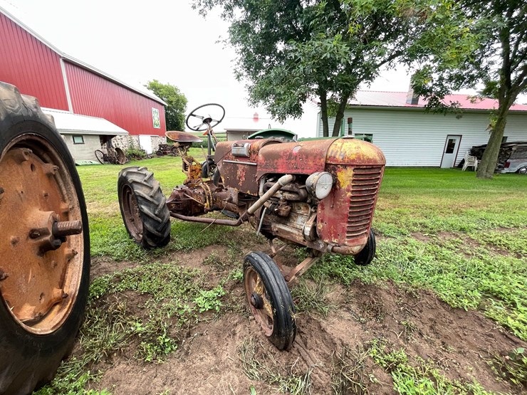 #6678-•-case-parts-tractor-image-3