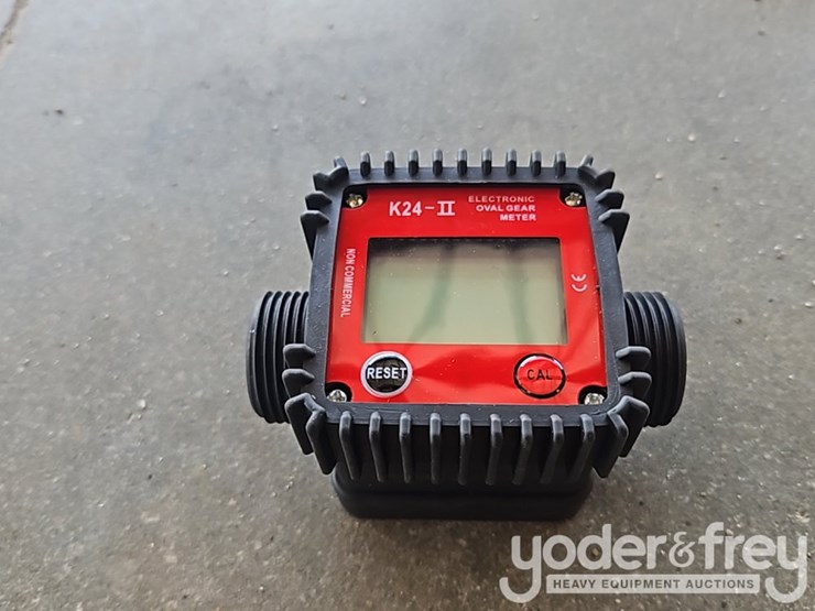 unused-fuel-boss-12v-portable-diesel-transfer-pump-15-gpm-c/w-12'-hose,-nozzle-image-9