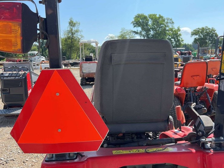 massey-ferguson-gc2400-image-14