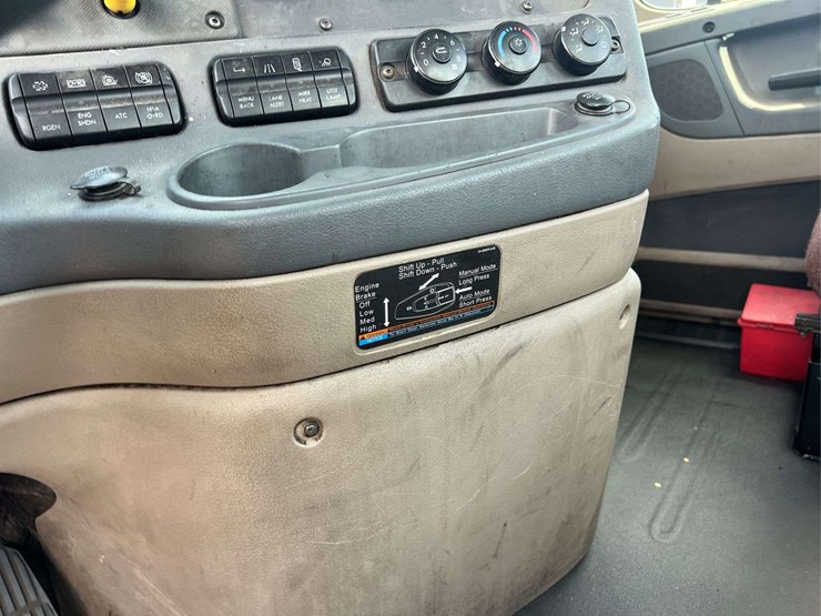 2017-freightliner-s/a-daycab-truck-*inop-image-23