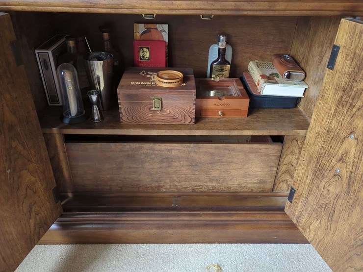 bar-cabinet---31"-x-18"-x-38"-with-cigars-and-bourbon-accessories-image-8