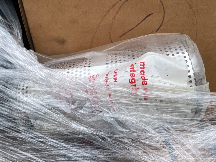 #6403-•-pallet-of-filters-image-9