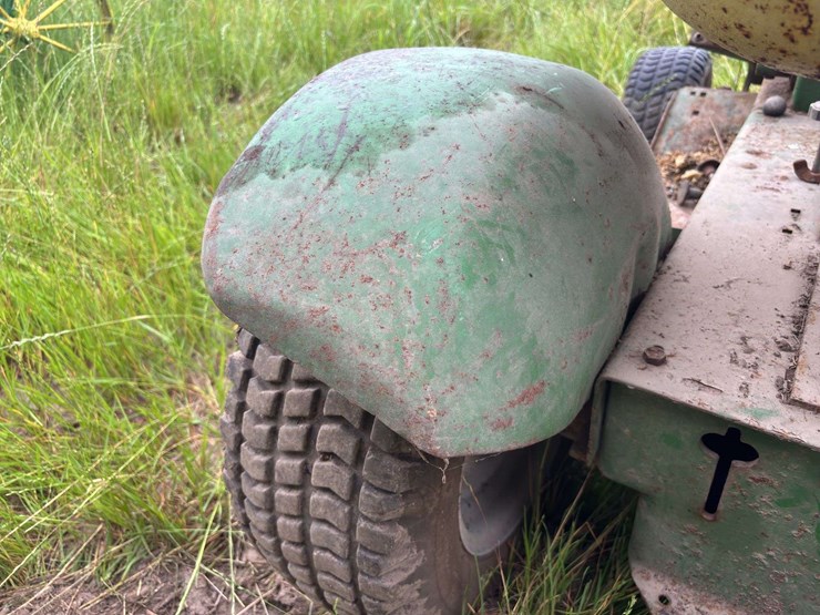 john-deere-110-image-59