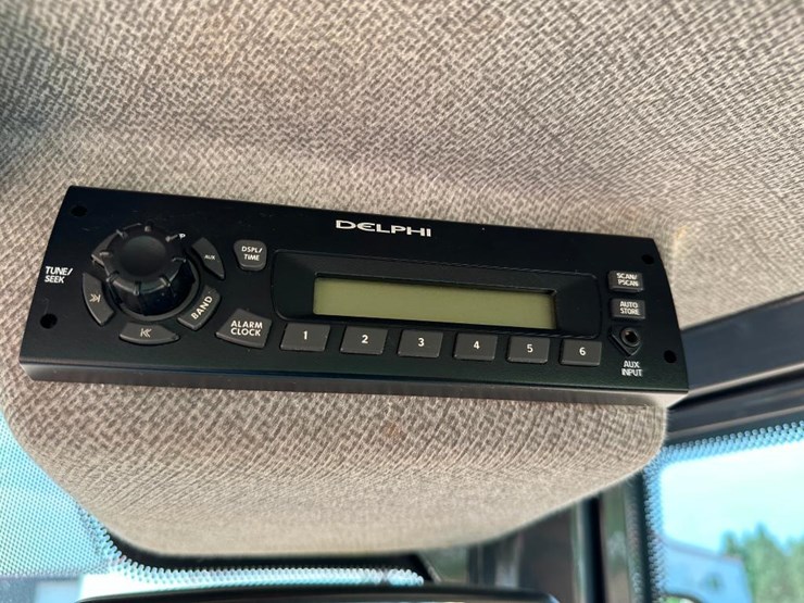 2014-deere-344k-image-54