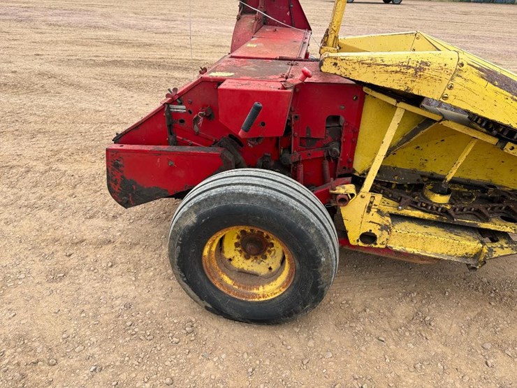 new-holland-770-image-14