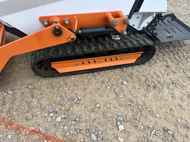landherq-stand-on-track-loader-image-10