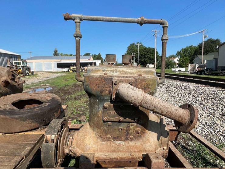 worthington-air-compressor-unit-on-highway-cart-image-40
