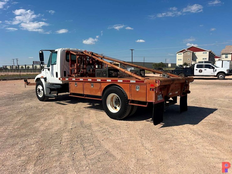 2007-international-durastar-4300-image-3