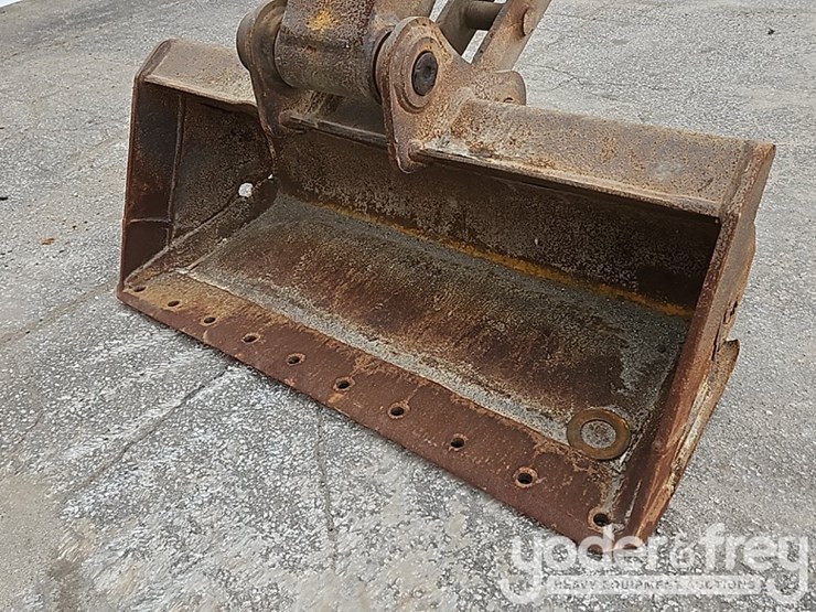 2011-deere-250g-lc-image-19