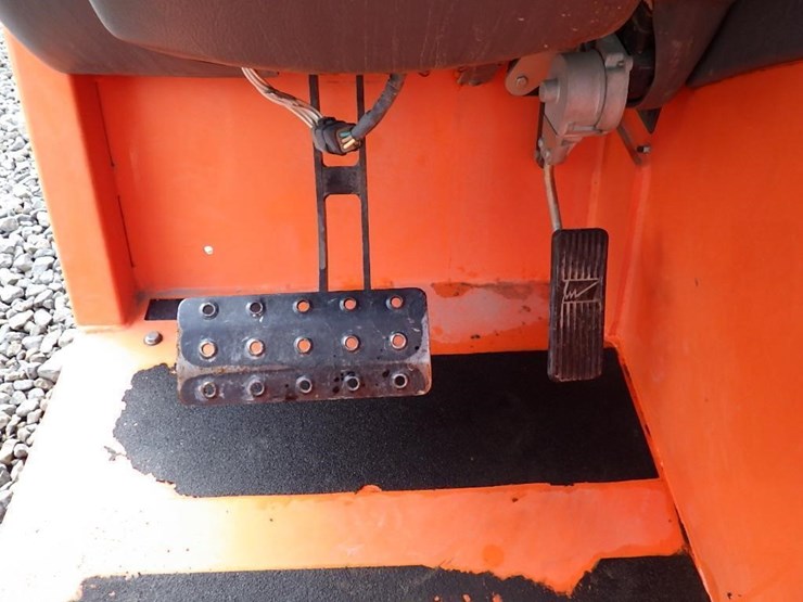 2017-jlg-g5-18a-image-29