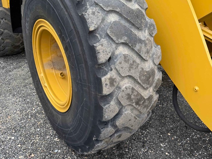 caterpillar-926m-image-12