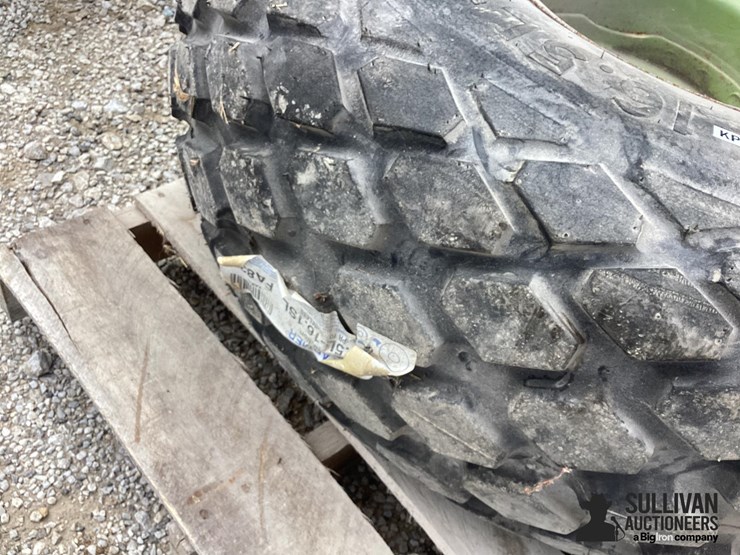 16.5l-16.1sl-tire-&-rim-image-10