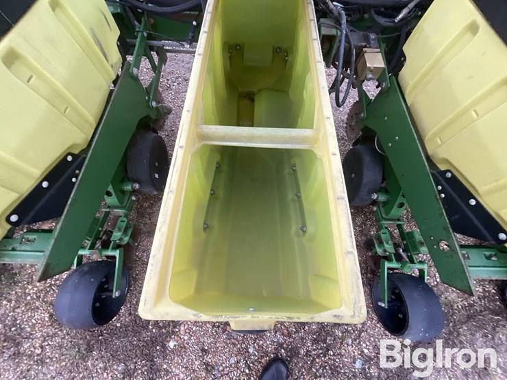 2013-john-deere-1720-image-19