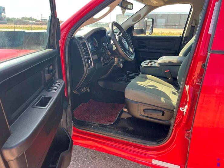 2018-dodge-ram-3500-image-4