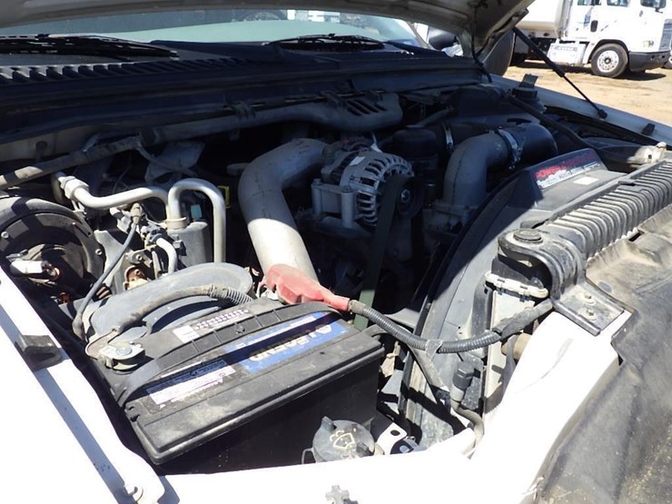2004-ford-f550-image-11