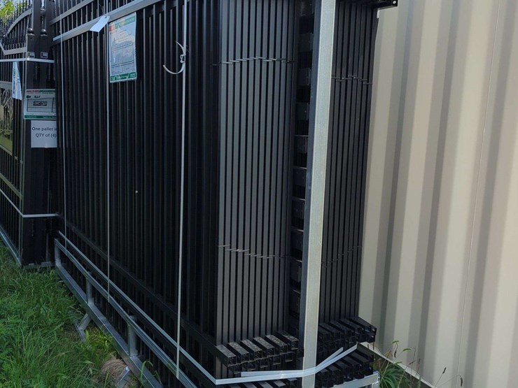 kj-heavy-duty---4-rail-style---10ft-(l)-x-7ft-(h)-powder-coated-steel-site-fencing---k0710-24-image-1