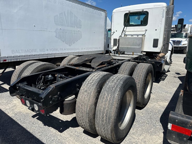 2020-kenworth-t880-image-10