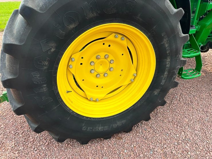 2018-john-deere-5075m-image-9