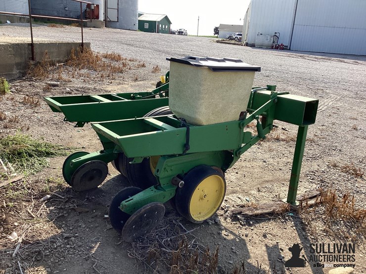 john-deere-2r30"-3-pt-planter-image-5
