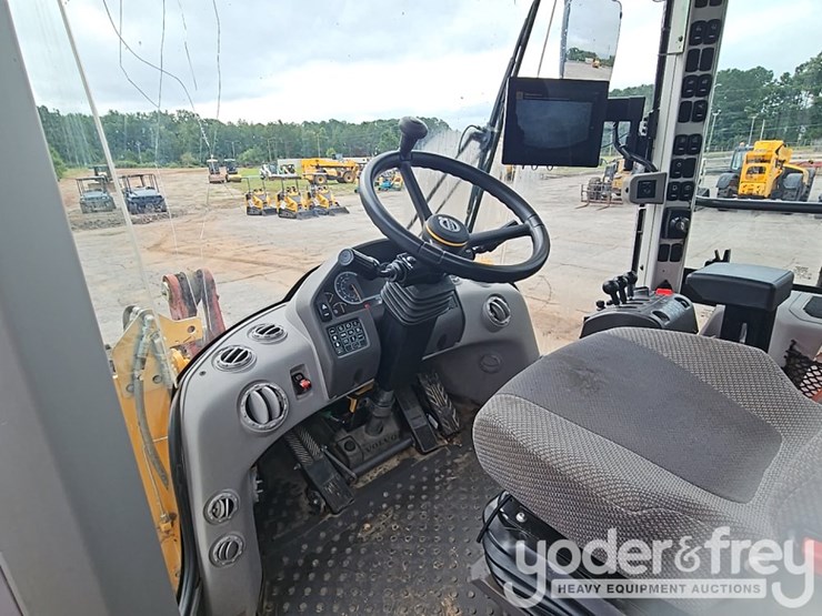 2021-volvo-l60h-image-40
