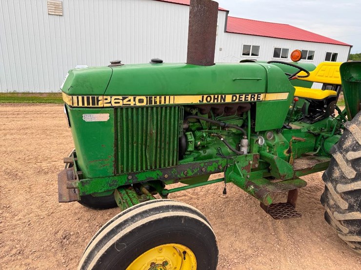 john-deere-2640-image-12