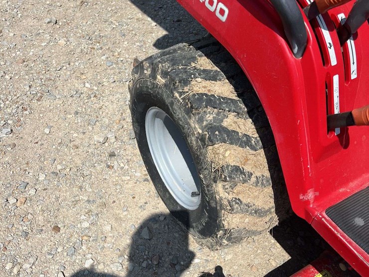 massey-ferguson-gc2400-image-23