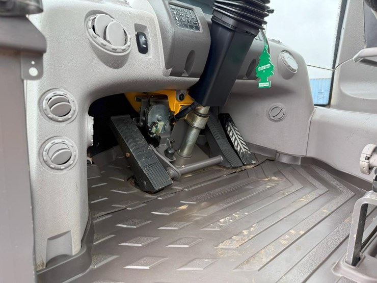 2012-volvo-l50f-image-47