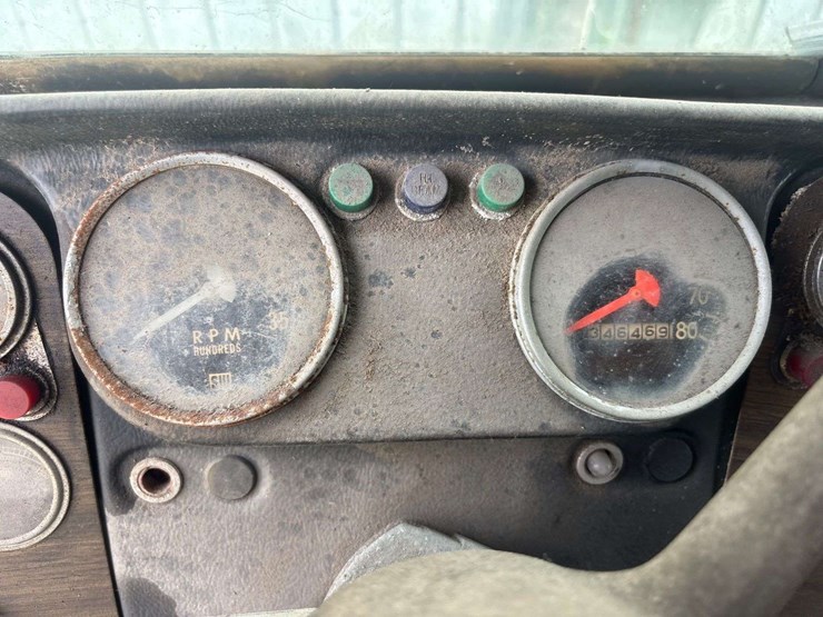 white-freightliner-cabover-semi-image-136