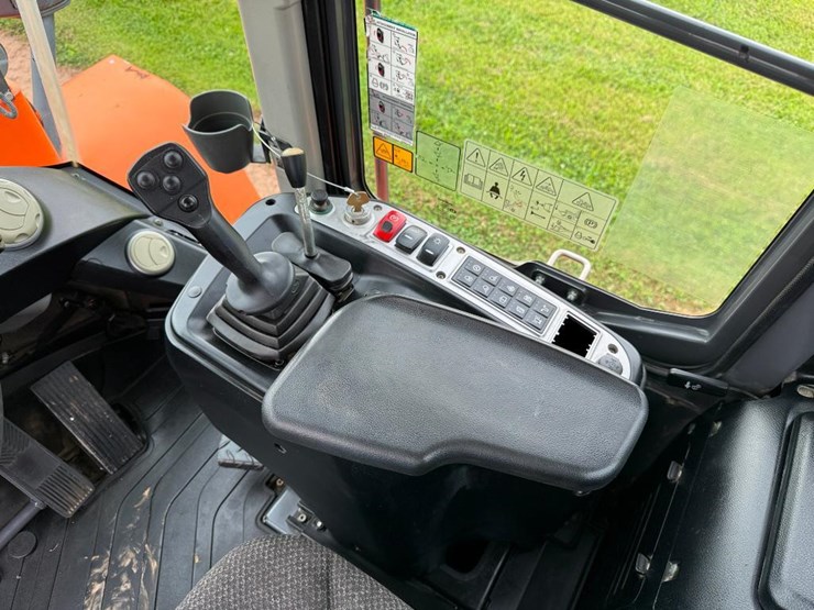 2017-doosan-dl220-5-image-51