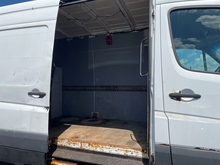 #6276-•-2010-freightliner-diesel-sprinter-van-(has-wi-title)-image-36
