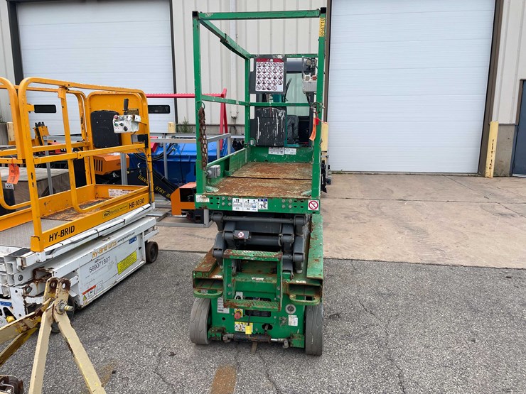 #1368-•-19'-scissor-lift-(o2)-image-2