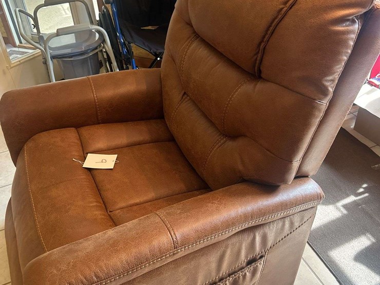 golden-power-lifting-recliner-image-3