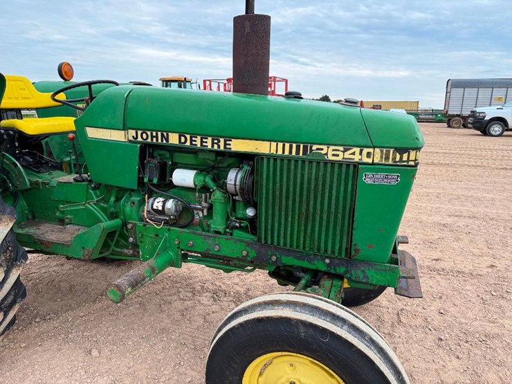 john-deere-2640-image-14