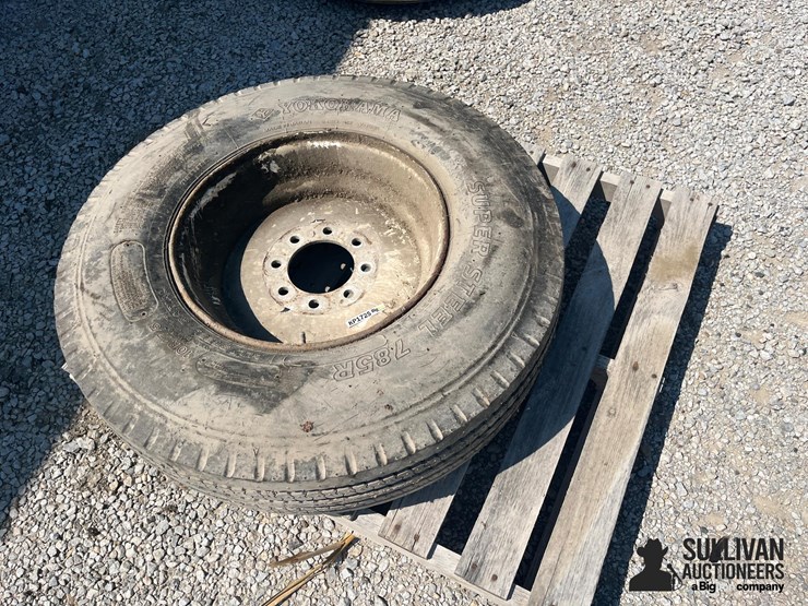 10r17.5-tire-&-rim-image-9