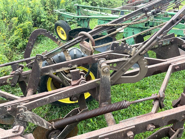 #7465-•-john-deere-3-bottom-plow-image-16