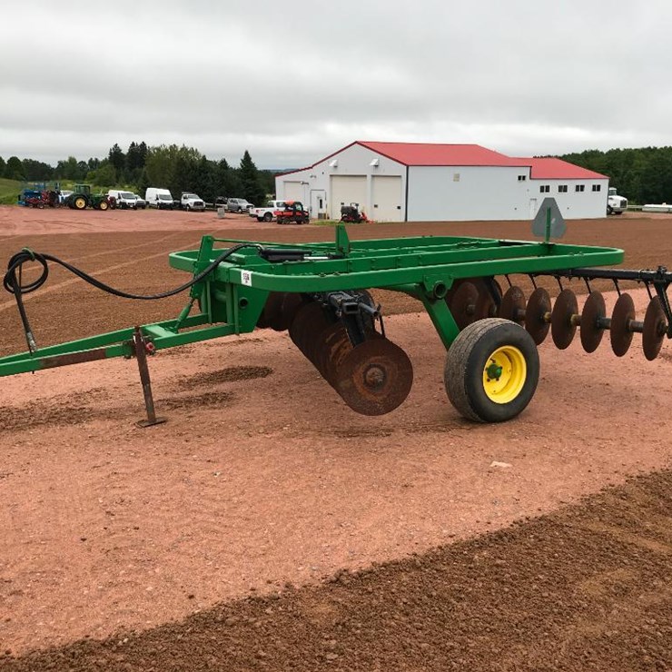 JOHN DEERE 110