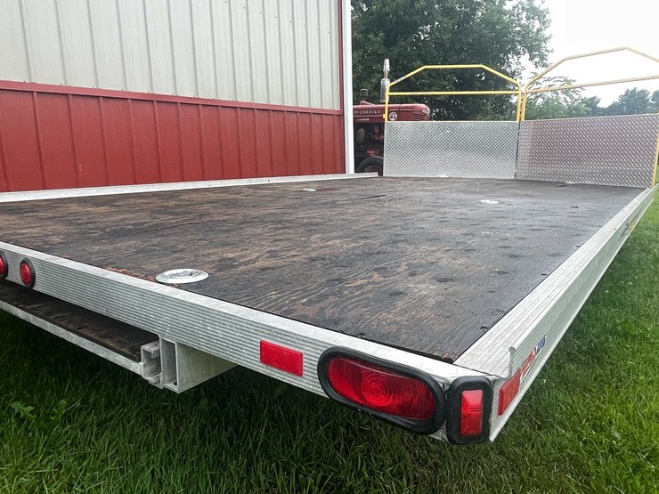 #6693-•-14'-karavan-dual-axle-snowmobile-trailer-image-2
