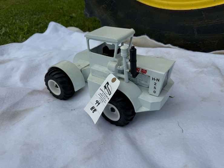 1/16-scale-trumm-big-bud-hn250-image-3
